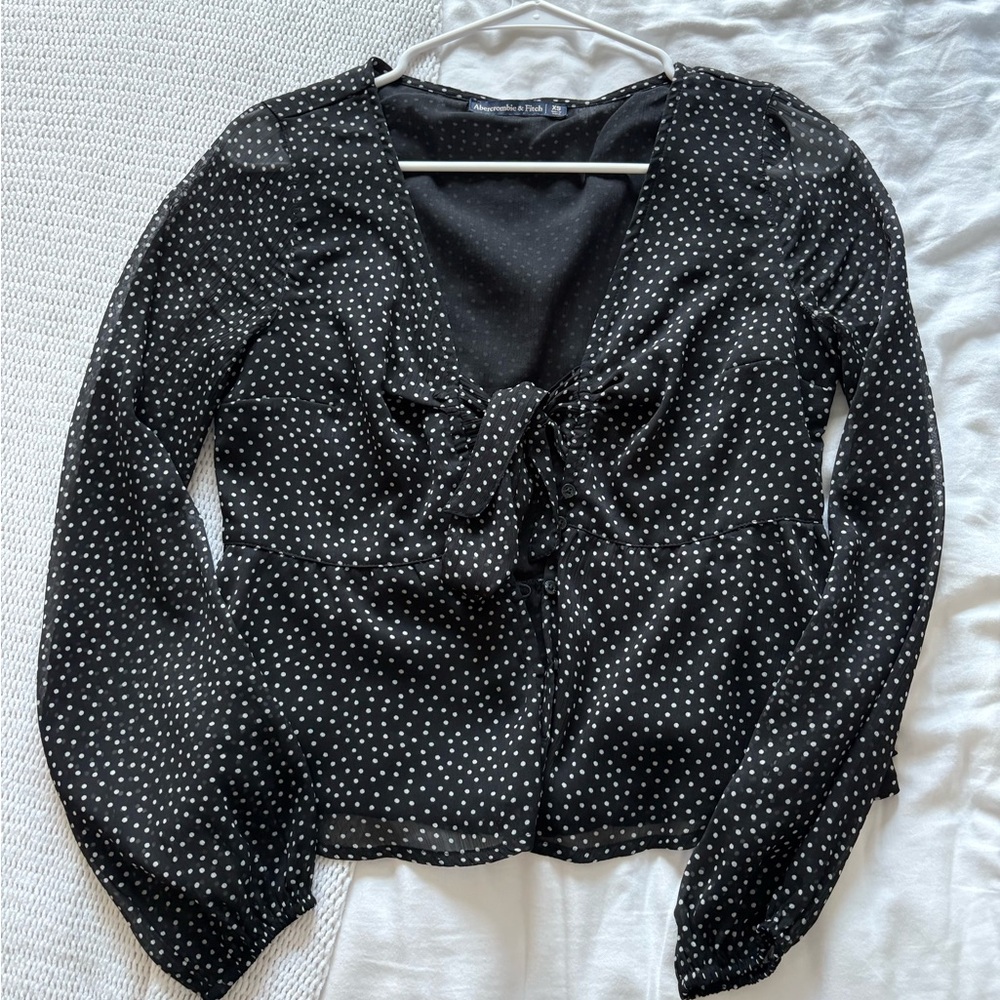 Abercrombie polka dot blouse
